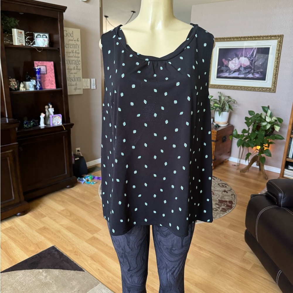 41Hawthorne black, green & white sleeveless blouse-size XXL